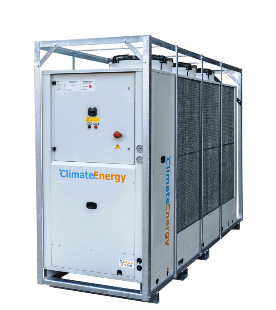 104 kW Kaltwassersatz CE-KW-100 von Climate Energy – leistungsstarker luftgekühlter Kaltwassersatz mit zwei Scrollverdichtern und drei Axialventilatoren für Industrie- und Prozesskühlung