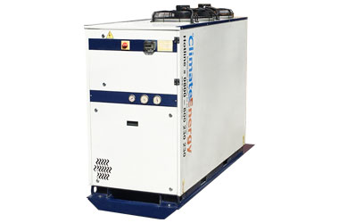 50 kW Kaltwassersatz CE-KW-50 von Climate Energy – kompakter luftgekühlter Kaltwassersatz mit Scroll Kompressor und Axialventilatoren, ideal für Industrie und Gebäudeklimatisierung